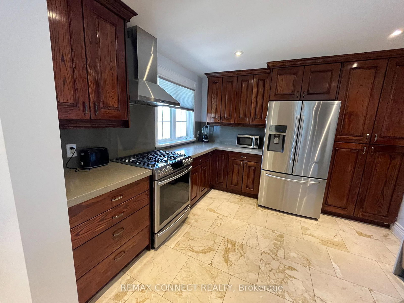12 Brock Street • Ajax, ON photo 12