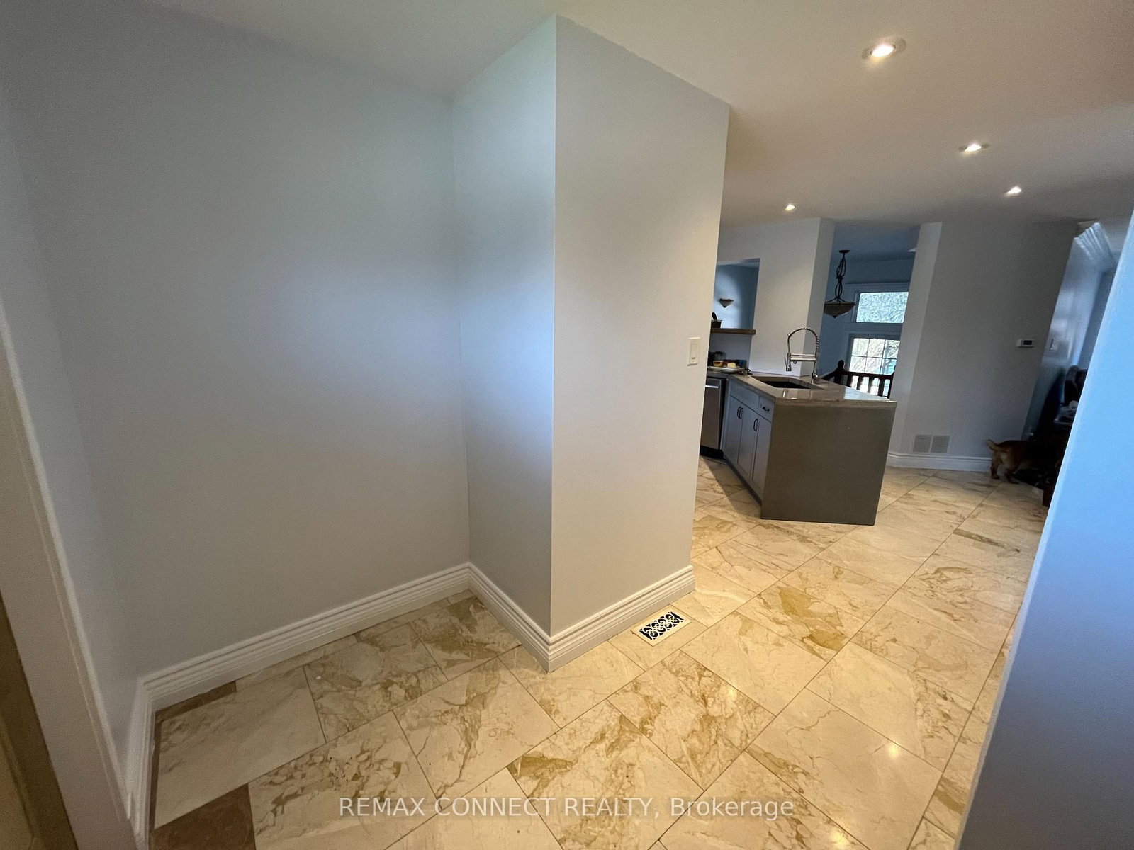 12 Brock Street • Ajax, ON photo 5