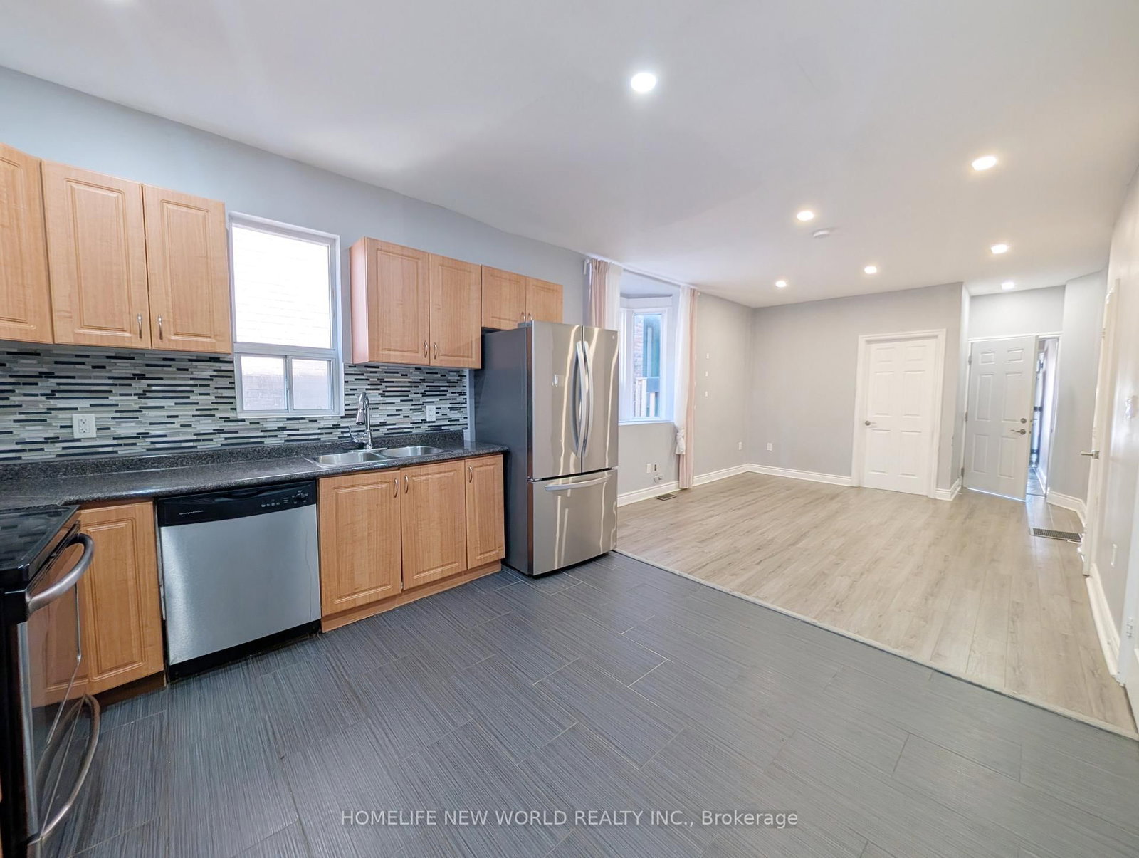 1-252 Greenwood Avenue, Toronto, ON, photo 4