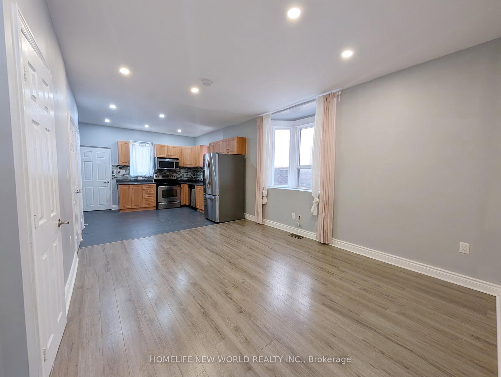 1-252 Greenwood Avenue, Toronto, ON, photo 5