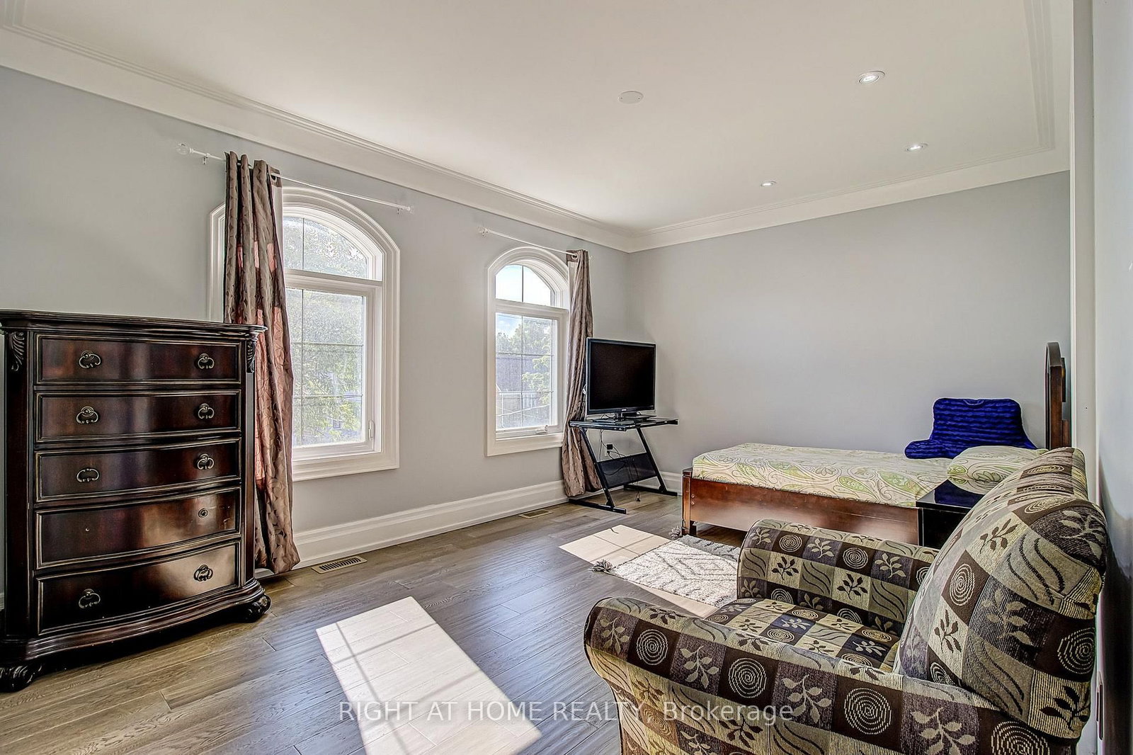 67 Scarborough Heights Boulevard • Toronto, ON photo 16