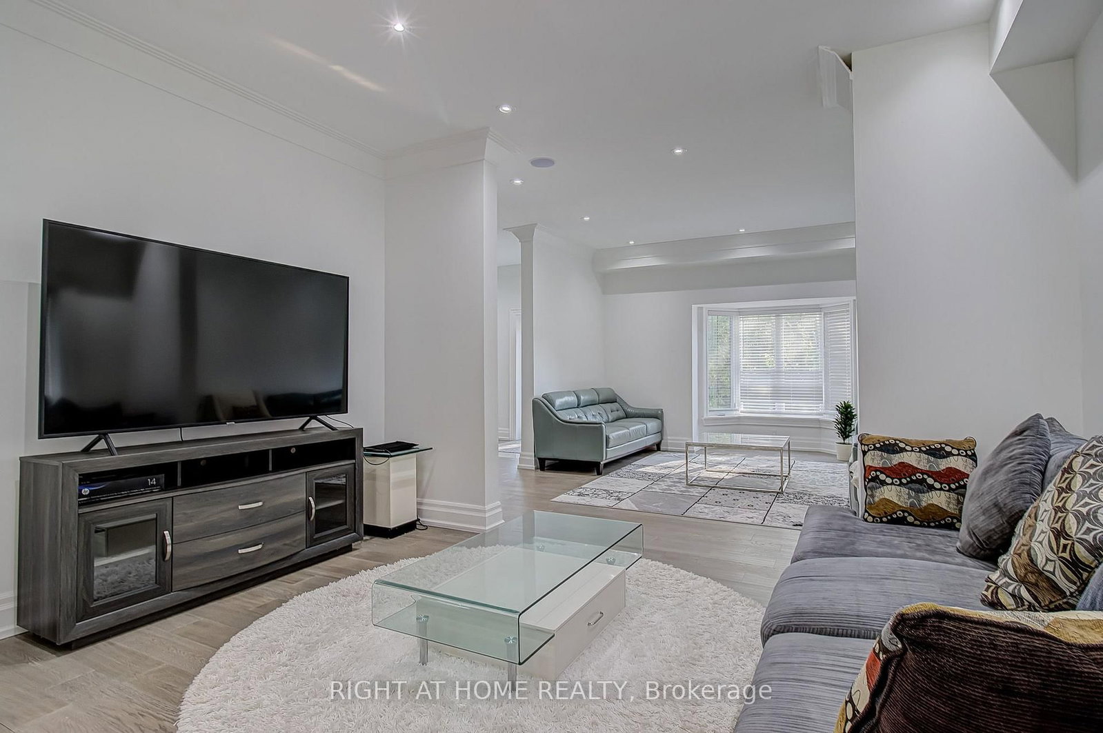 67 Scarborough Heights Boulevard • Toronto, ON photo 9