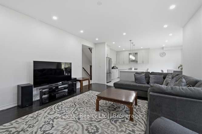 1944 Don White Court • Oshawa, ON photo 15