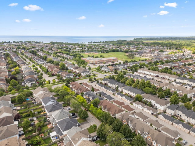 67 Regatta Crescent