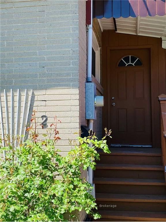 2 Mendip Crescent
