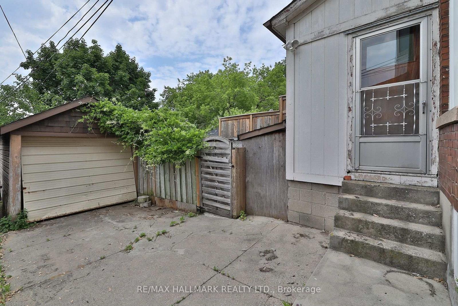 259 Wolverleigh Boulevard • Toronto, ON photo 29