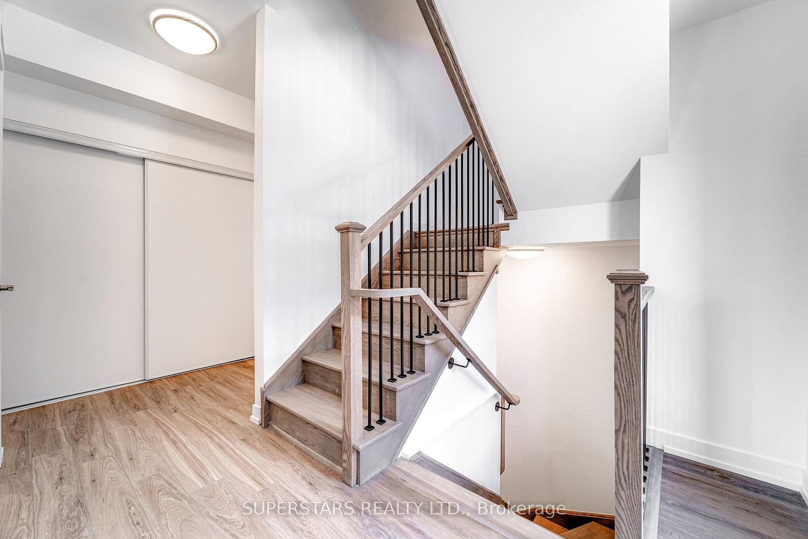 31 Calamint Lane • Toronto, ON photo 10