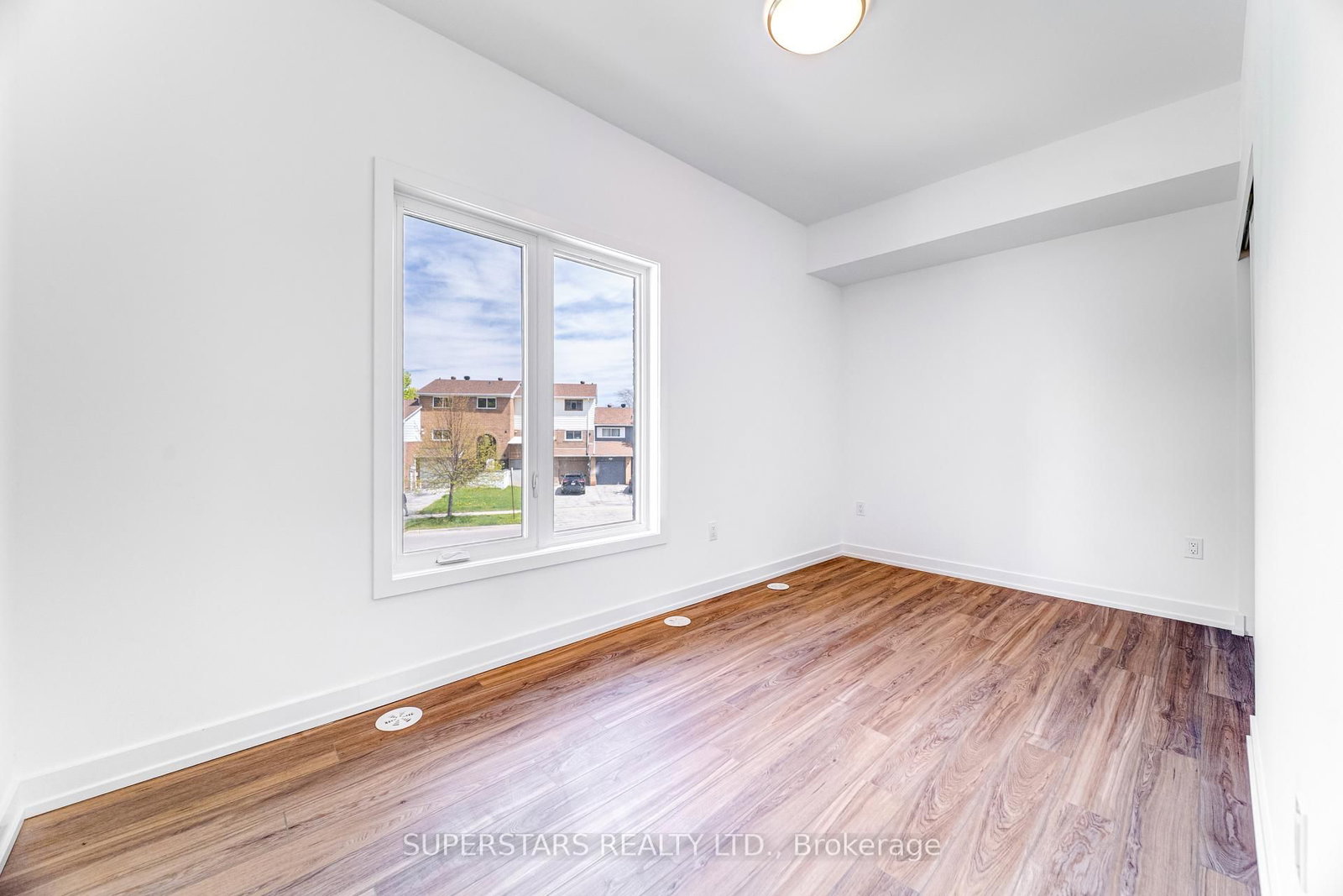 31 Calamint Lane • Toronto, ON photo 12