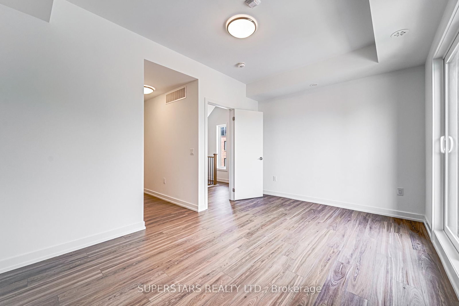 31 Calamint Lane • Toronto, ON photo 18