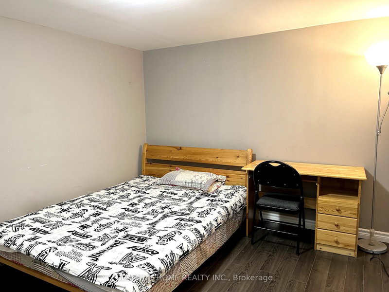 16 Morbank Dr photo 4