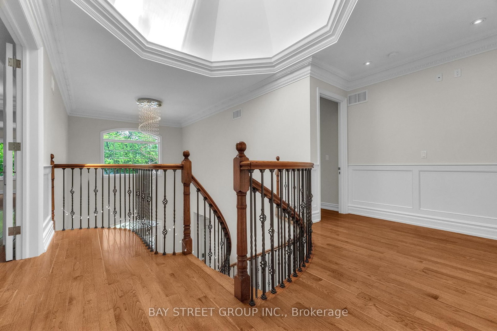 24 Murray Avenue • Toronto, ON photo 14