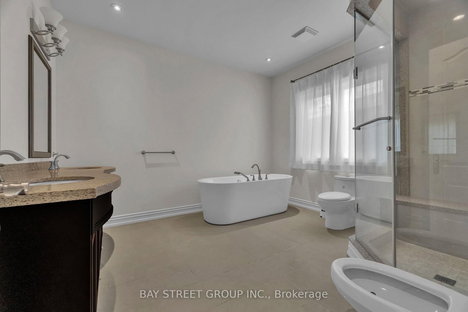 24 Murray Avenue • Toronto, ON photo 26