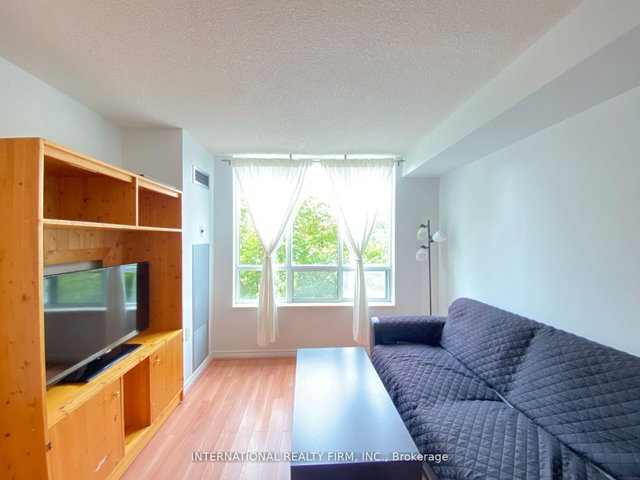 206 - 2627 McCowan Road