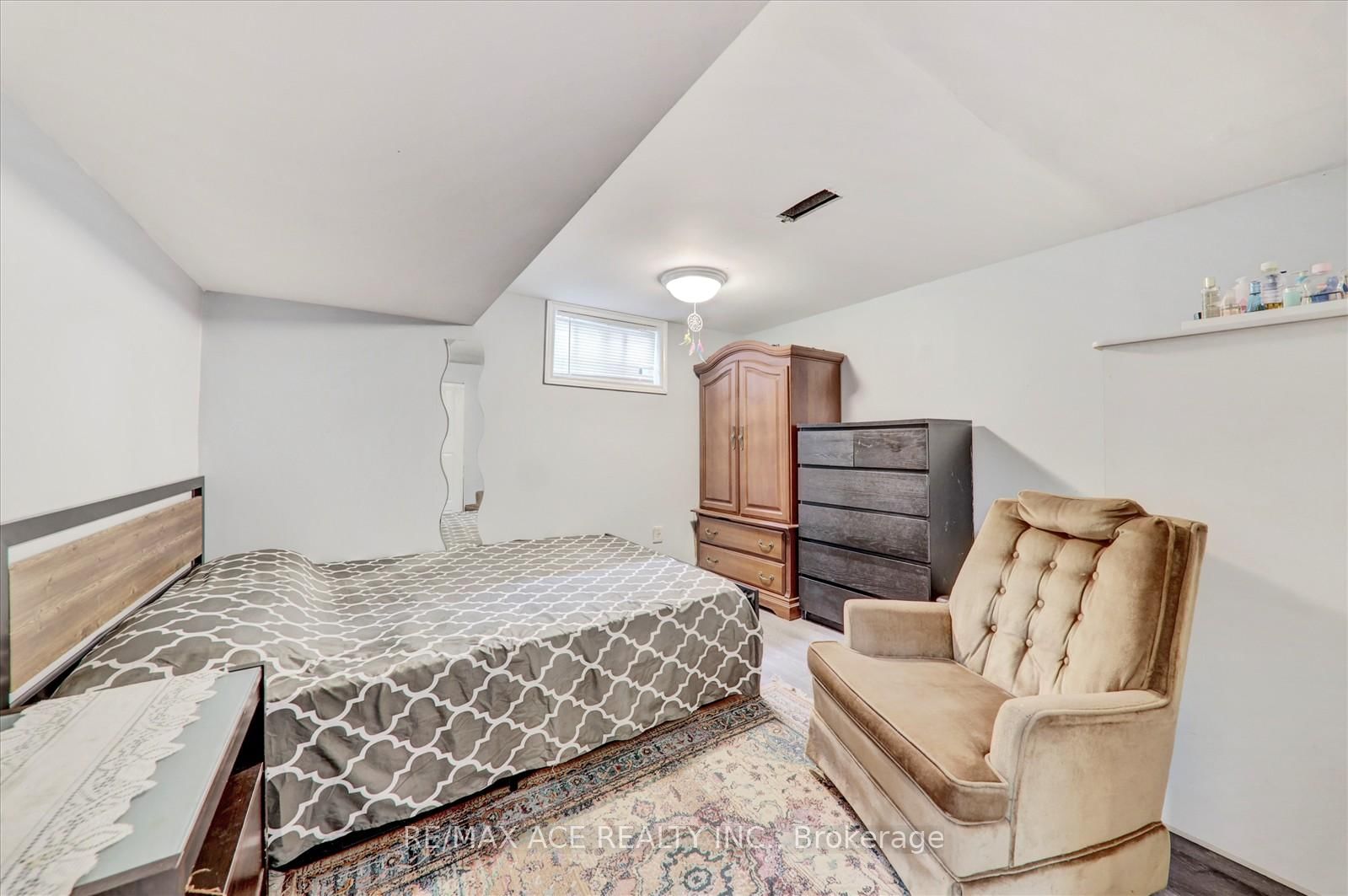 10 Blakemanor Boulevard • Toronto, ON photo 28