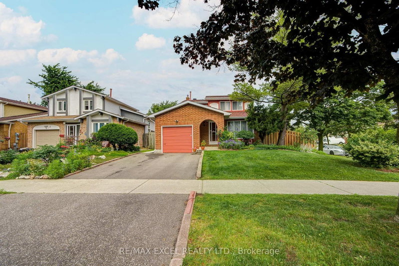 176 Goldhawk Trail