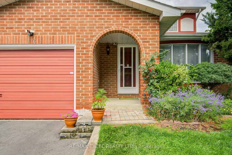 176 Goldhawk Trail