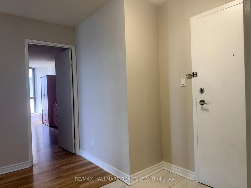 2028 - 75 Bamburgh Circle