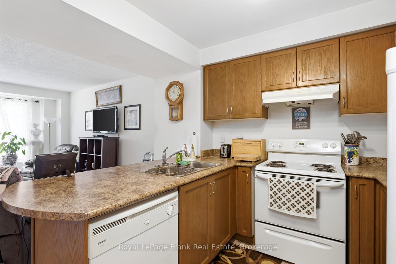 31 Linnell Street • Ajax, ON photo 10