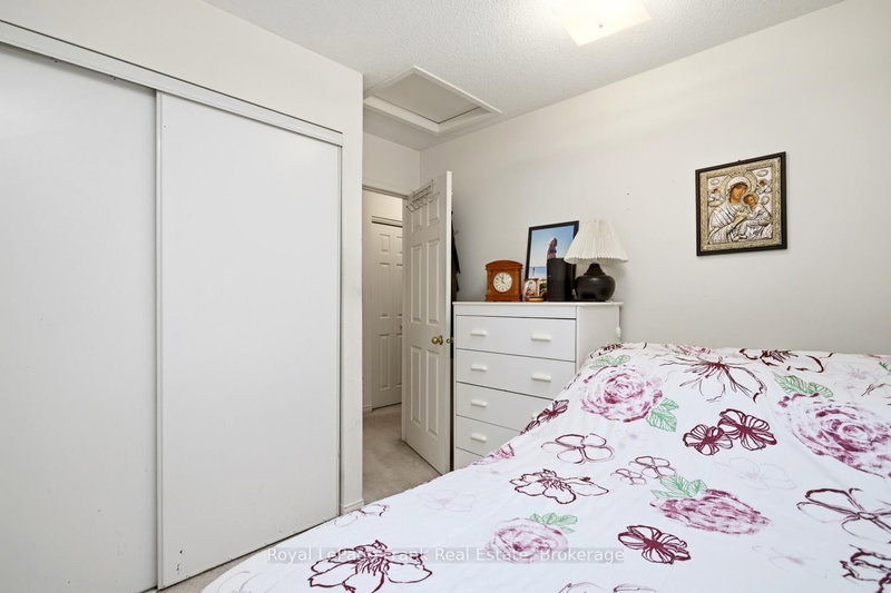 31 Linnell Ajax,Ontario L1Z 0K8 — Photo 14