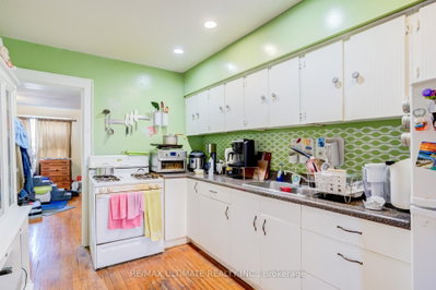 533 Kingston Road • Toronto, ON
