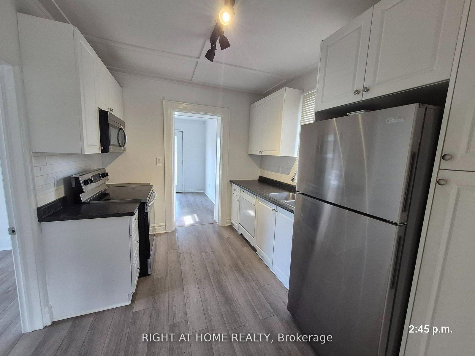 307 Eulalie Avenue • Oshawa, ON photo 4