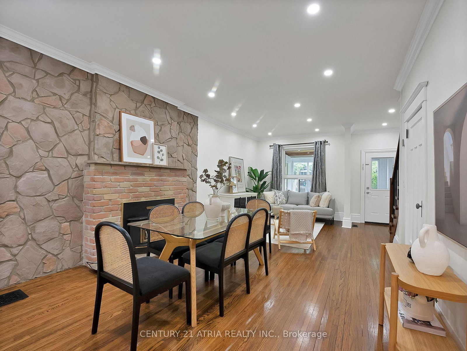 32 Rosevear Avenue • Toronto, ON photo 10