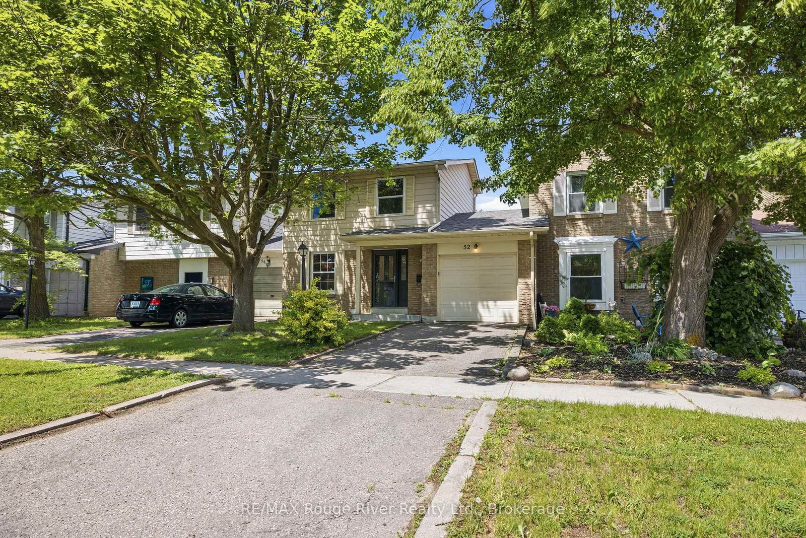 52 Rands Ajax,Ontario L1S 3P3