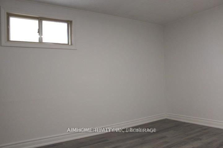 Lower-11 Hallbank Terrace, Toronto, ON, photo 4