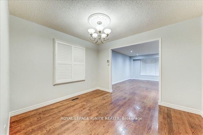 23 Longbow Square, Toronto, ON, photo 4