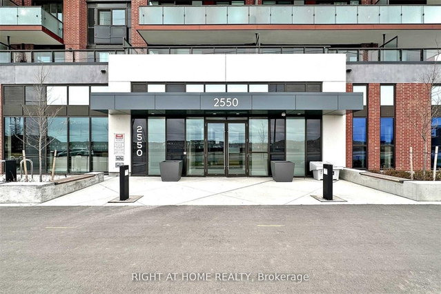 1421 - 2550 Simcoe Street N