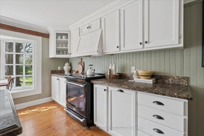 130 Myrtle Road E — more photos