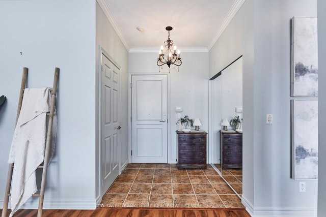 MPH04 - 340 Watson Street W