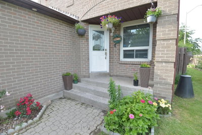 31 Carnelly Crescent • Ajax, ON photo 9