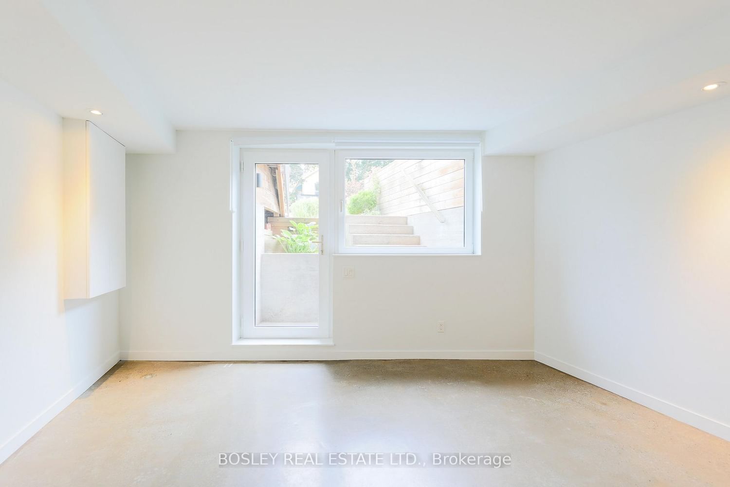 Lower-63 Dagmar Avenue, Toronto, ON, photo 3