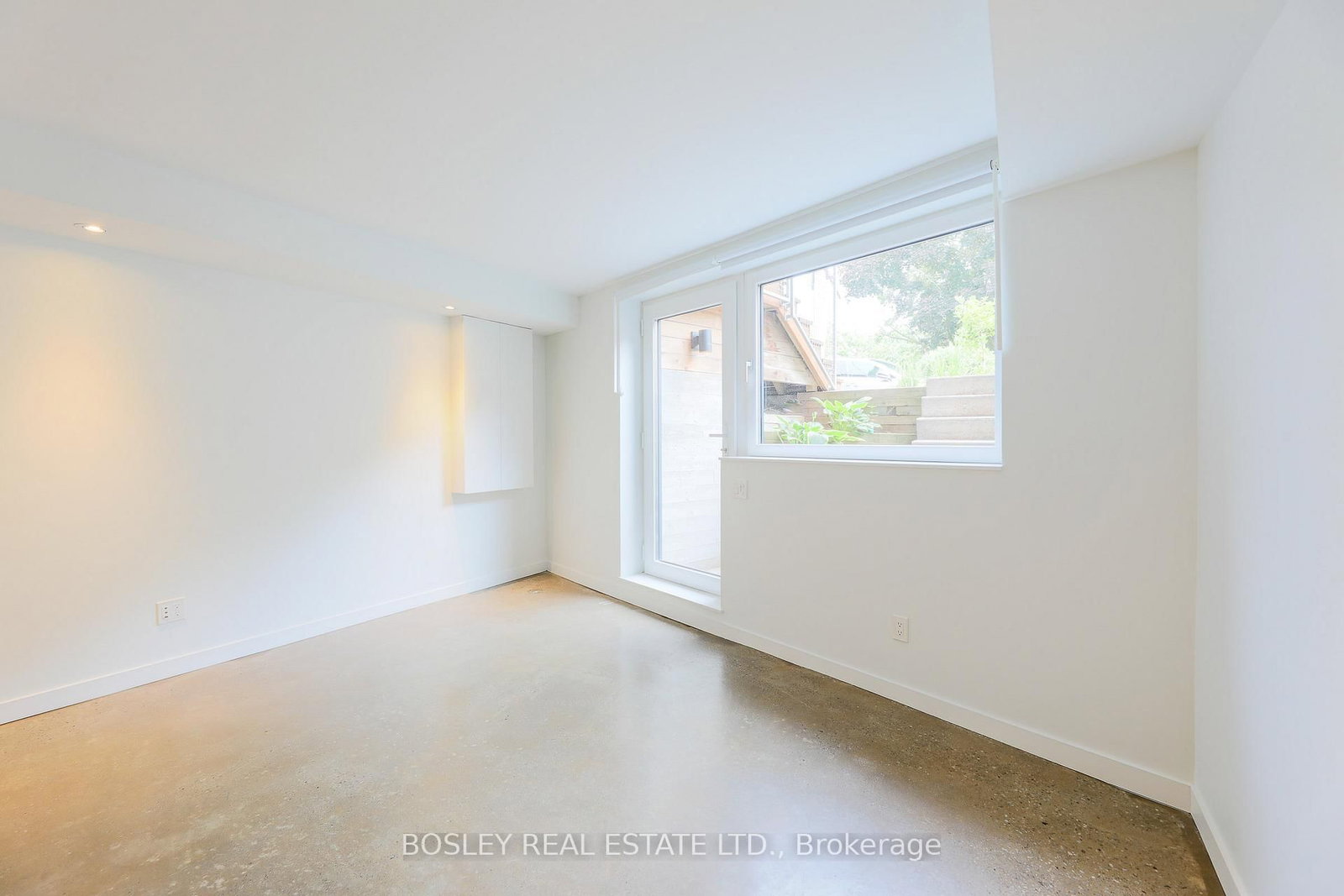 Lower-63 Dagmar Avenue, Toronto, ON, photo 5