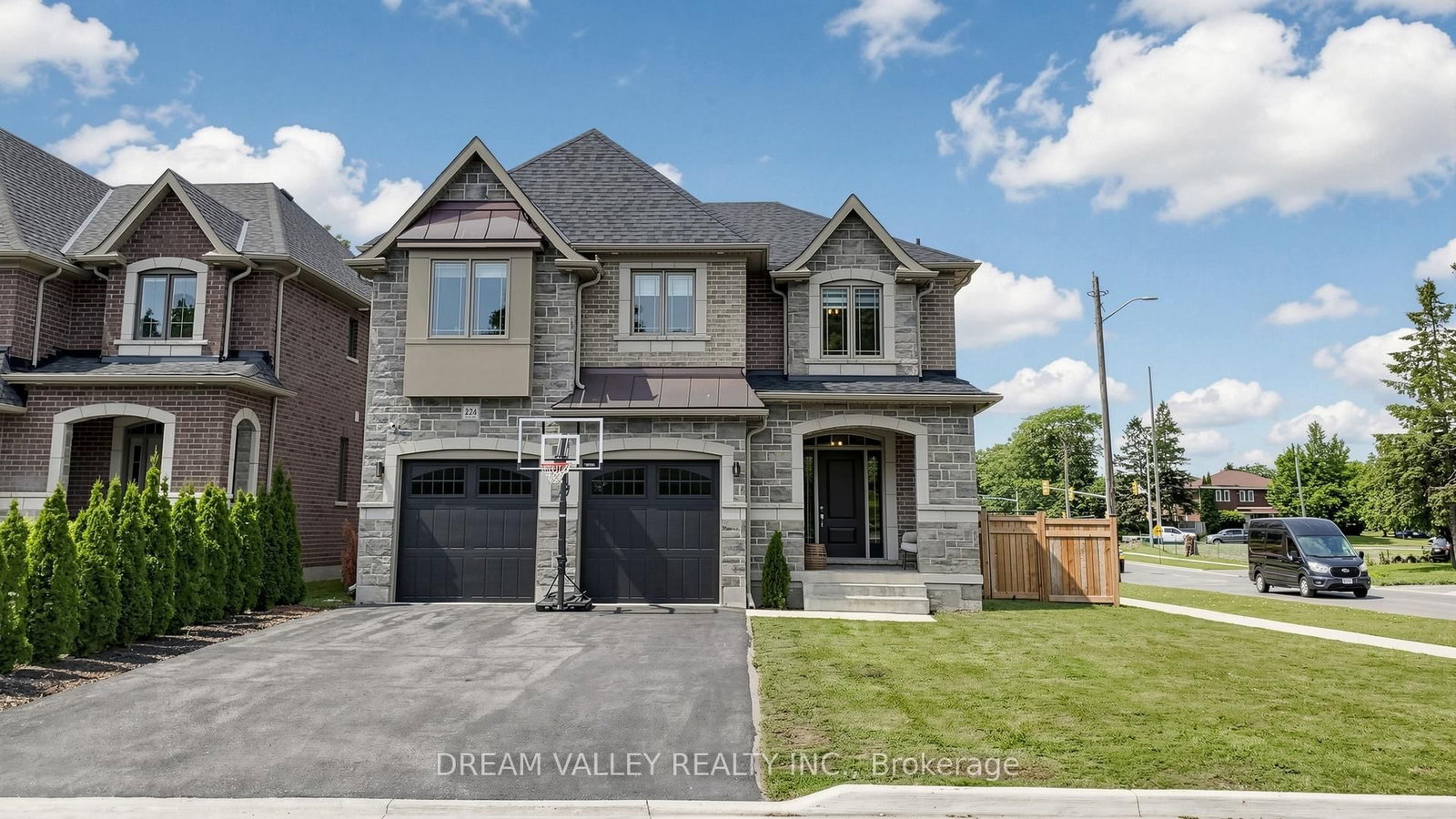 224 Severn Street • Oshawa, ON photo 1