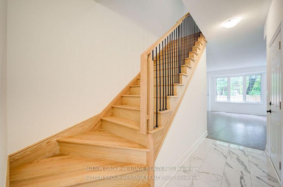 5 Deer Creek Court • Toronto, ON photo 8