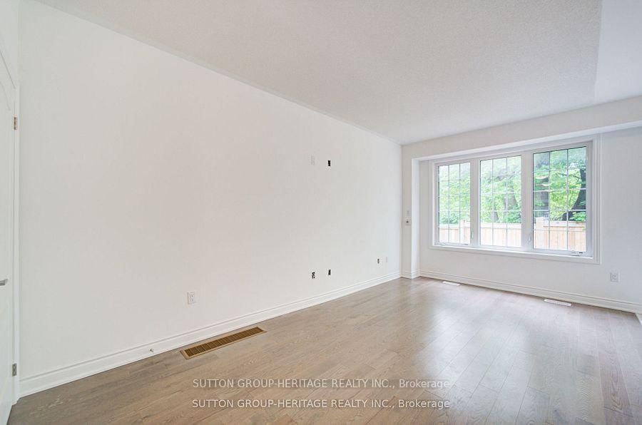 5 Deer Creek Court • Toronto, ON photo 9
