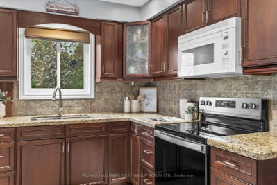 60 Spiers Ajax,Ontario L1S 6Y6 — Photo 8
