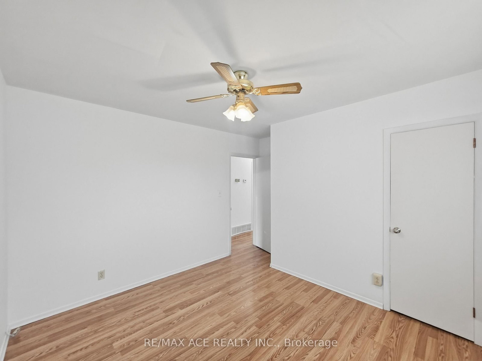 1385 Park Road S • Oshawa, ON photo 18