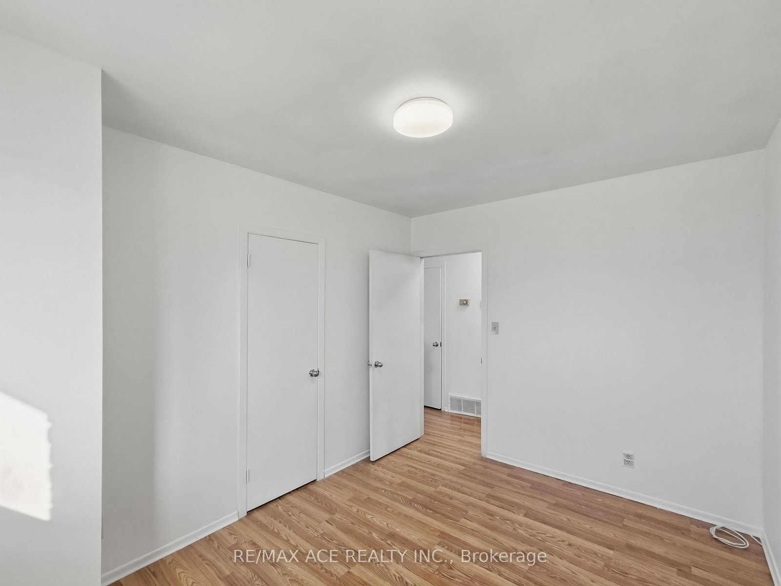 1385 Park Road S • Oshawa, ON photo 21