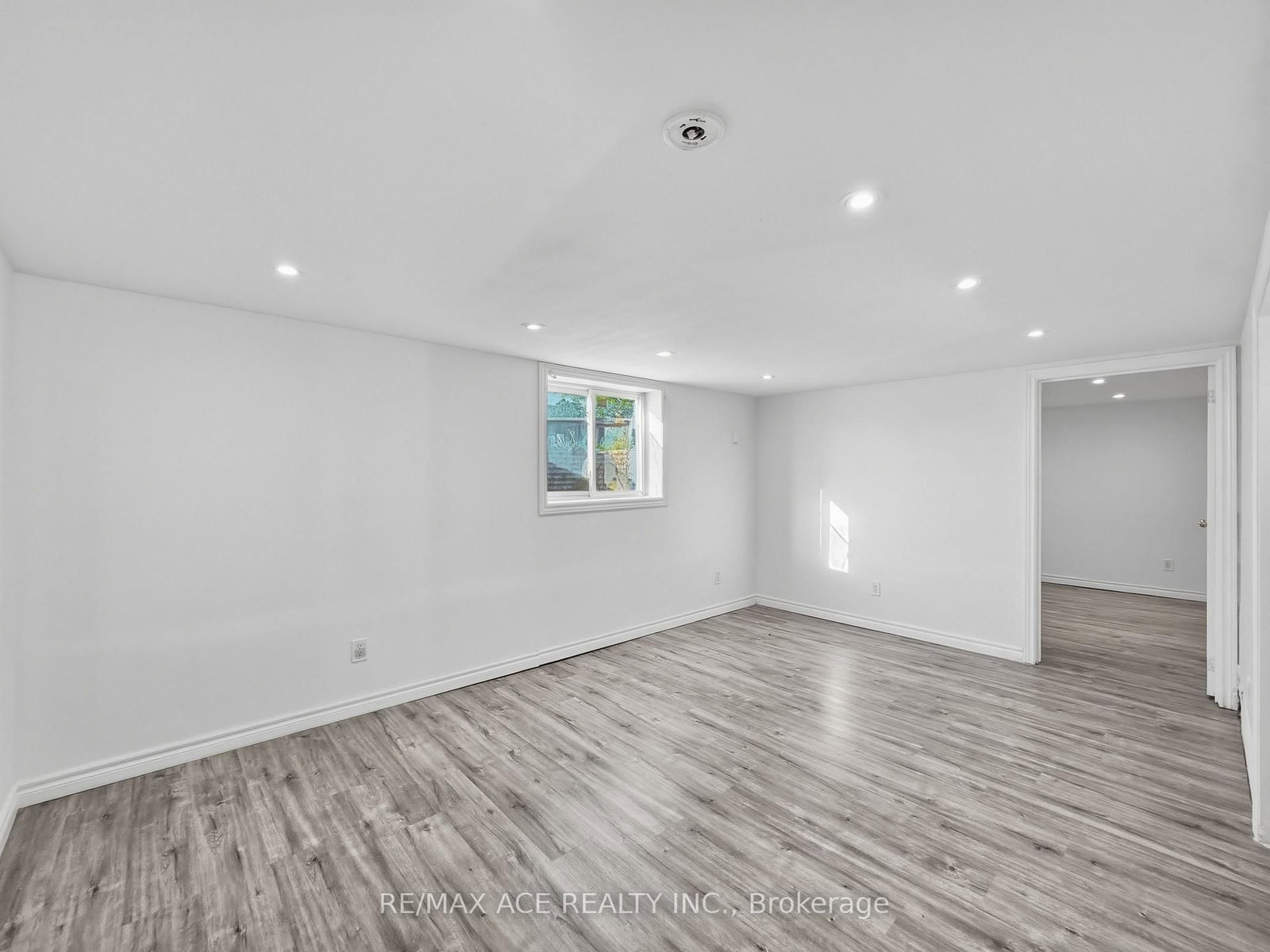 1385 Park Road S • Oshawa, ON photo 36