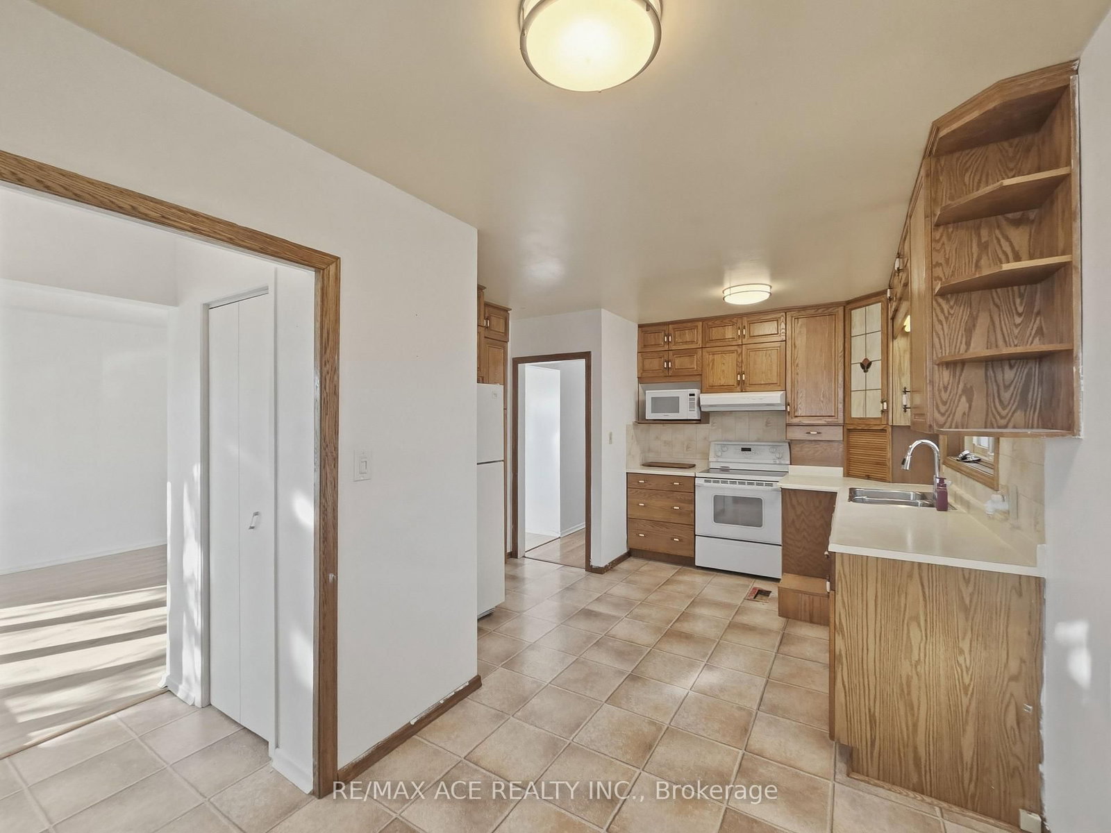 1385 Park Road S • Oshawa, ON photo 9