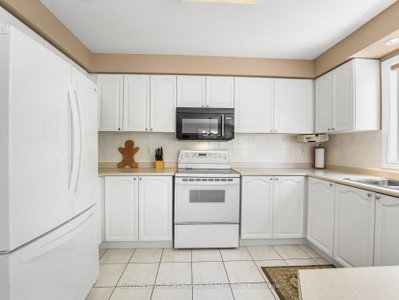 51 Annie Ajax,Ontario L1T 3X6 — Photo 11