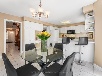 51 Annie Ajax,Ontario L1T 3X6 — Photo 12
