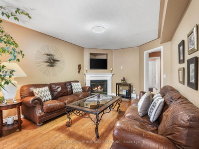 51 Annie Ajax,Ontario L1T 3X6 — Photo 13