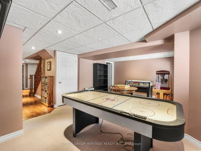 51 Annie Ajax,Ontario L1T 3X6 — Photo 33