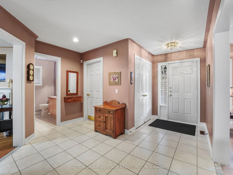 51 Annie Ajax,Ontario L1T 3X6 — Photo 5