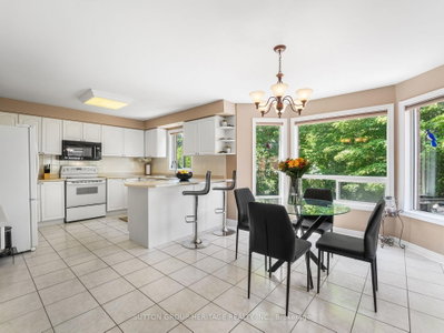 51 Annie Ajax,Ontario L1T 3X6 — Photo 9