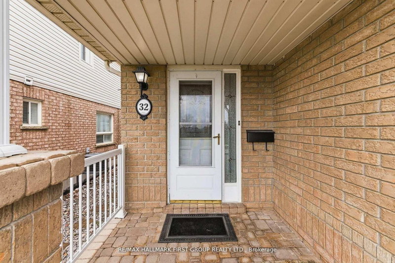 32 Samandria Avenue